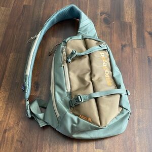 Patagonia Atom sling bag 8L